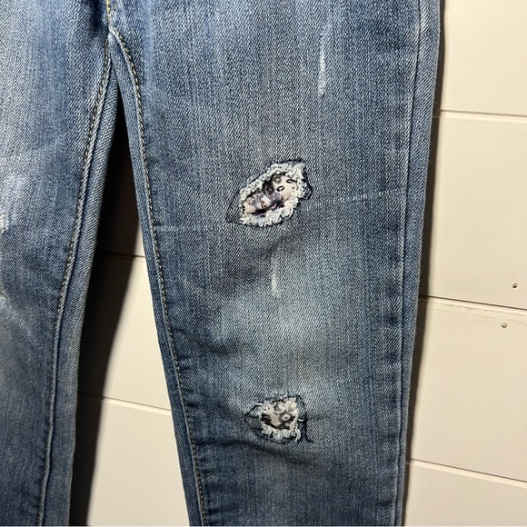 Girl’s distressed Mossimo supply co jeans - Picture 2 of 7